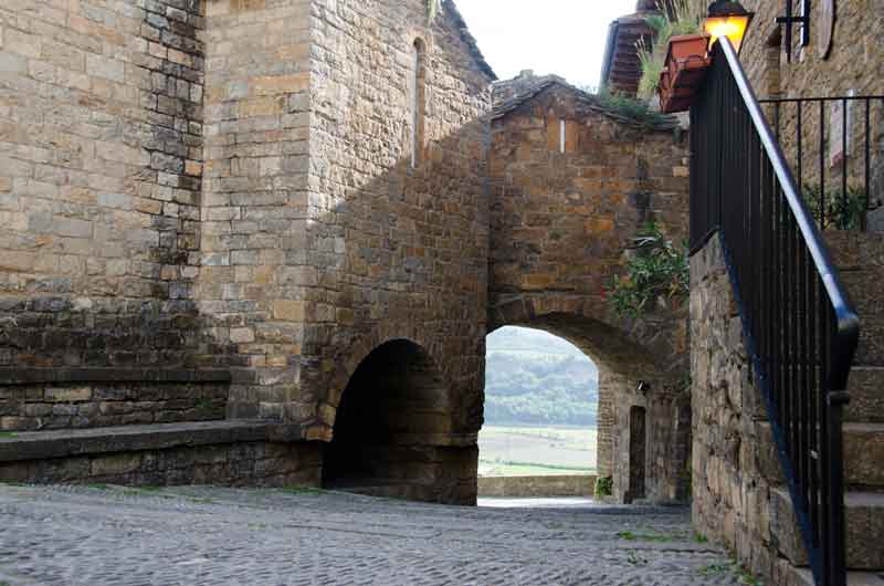 Huesca - Ainsa 36 - calle.jpg